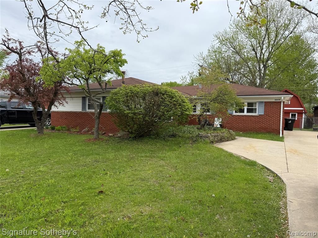 22650 Glenmoor Heights, Farmington Hills, MI 48336