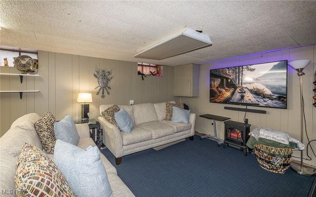 11901 Mortimer Avenue, Cleveland, OH 44111