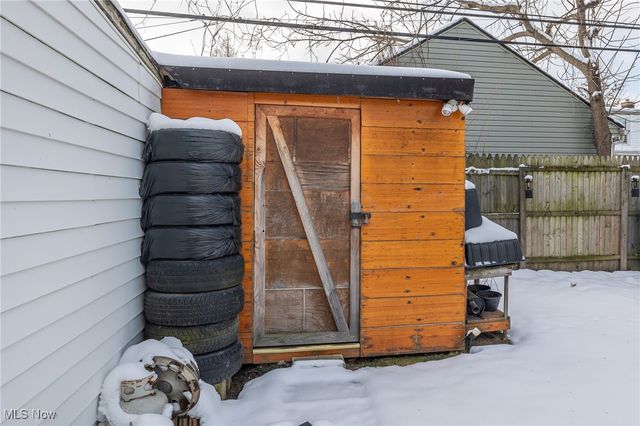 11901 Mortimer Avenue, Cleveland, OH 44111