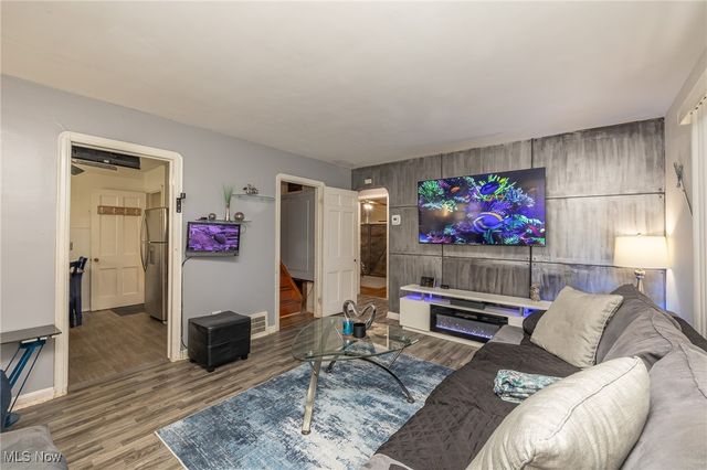 11901 Mortimer Avenue, Cleveland, OH 44111