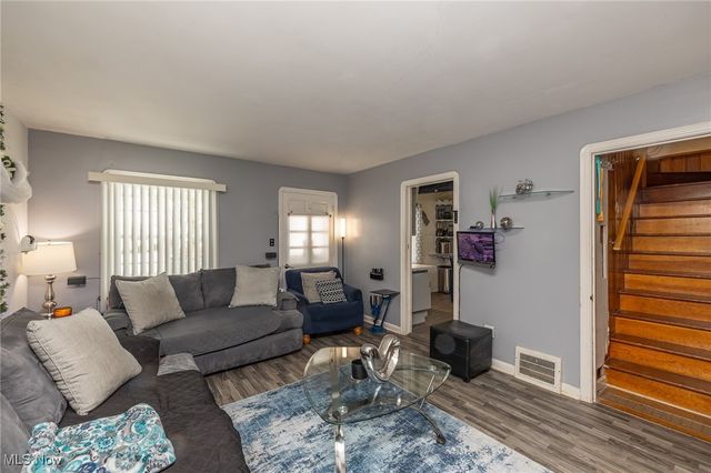 11901 Mortimer Avenue, Cleveland, OH 44111