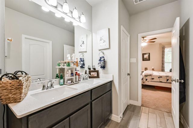 123 Buttonwood Court, Conroe, TX 77318