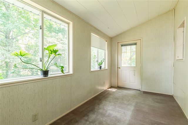 39 South Ave, East Bloomfield, NY 14469