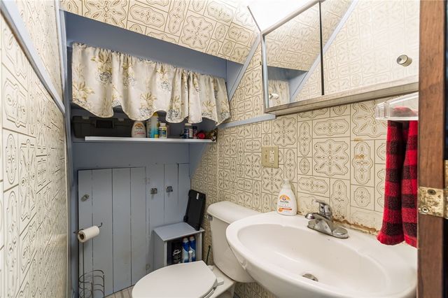 39 South Ave, East Bloomfield, NY 14469