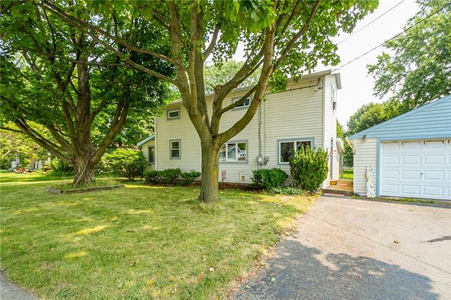 39 South Ave, East Bloomfield, NY 14469