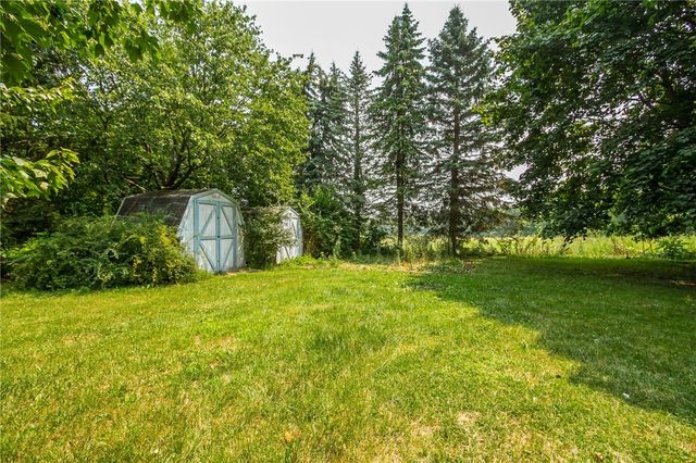 39 South Ave, East Bloomfield, NY 14469