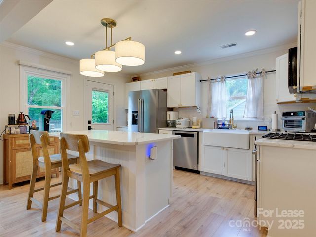 619 Fence Post Lane, Matthews, NC 28105