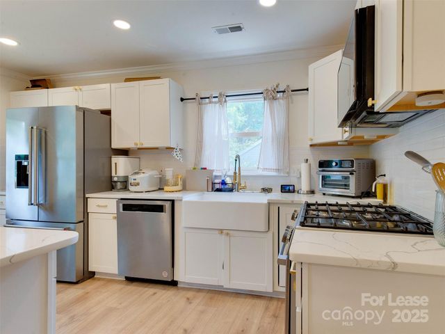 619 Fence Post Lane, Matthews, NC 28105