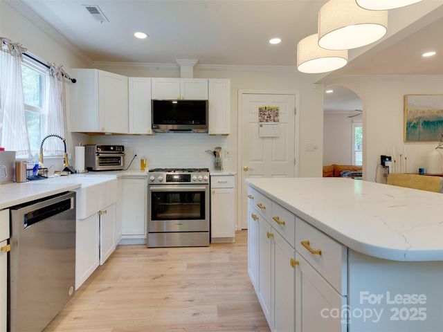 619 Fence Post Lane, Matthews, NC 28105