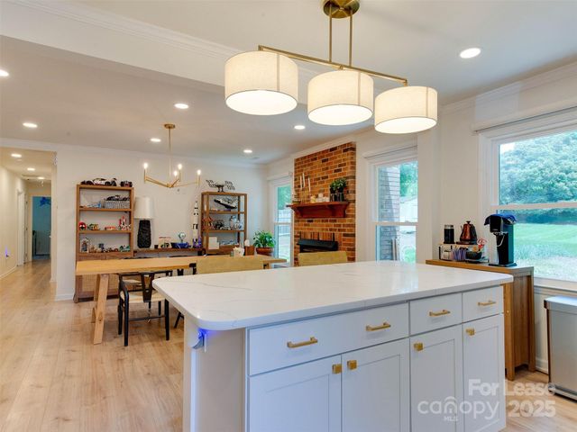 619 Fence Post Lane, Matthews, NC 28105