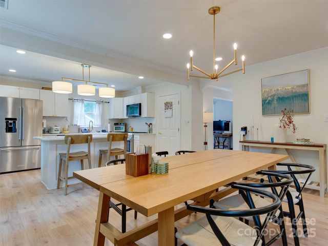 619 Fence Post Lane, Matthews, NC 28105