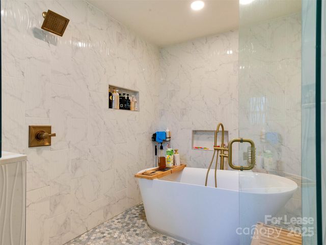 619 Fence Post Lane, Matthews, NC 28105