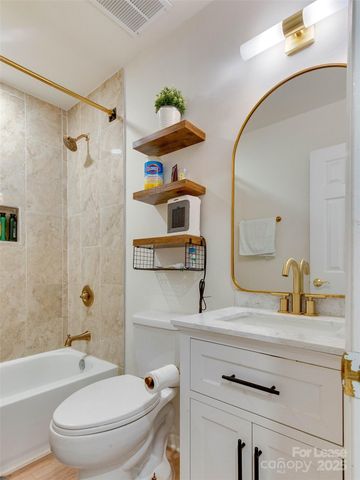 619 Fence Post Lane, Matthews, NC 28105