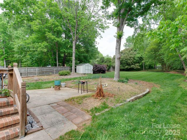 619 Fence Post Lane, Matthews, NC 28105