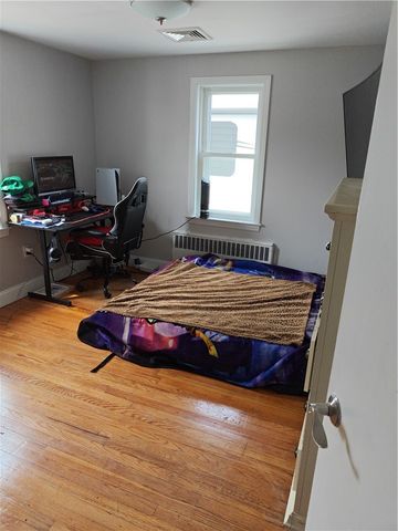 38 Rowe Avenue, Warwick, RI 02889