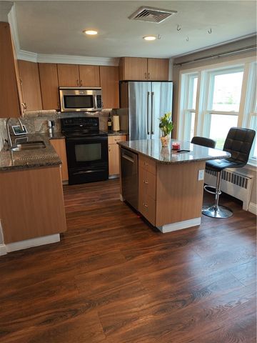 38 Rowe Avenue, Warwick, RI 02889