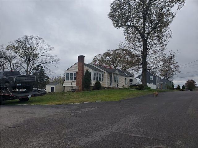 38 Rowe Avenue, Warwick, RI 02889