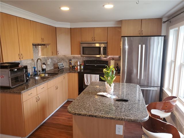 38 Rowe Avenue, Warwick, RI 02889