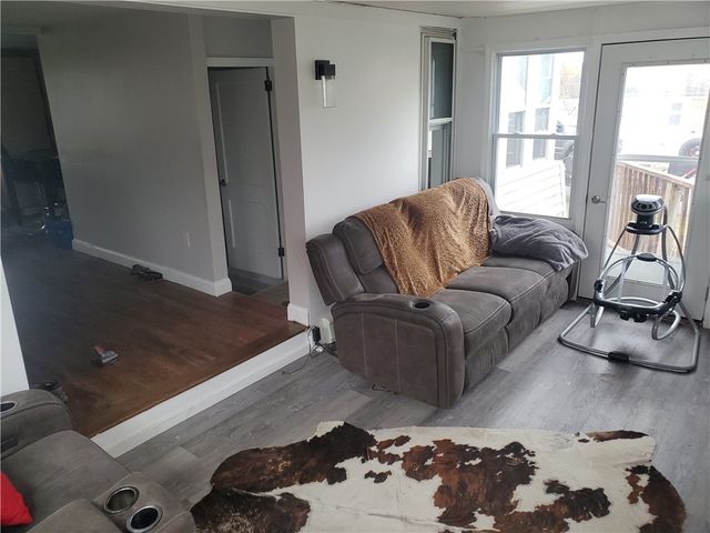 38 Rowe Avenue, Warwick, RI 02889
