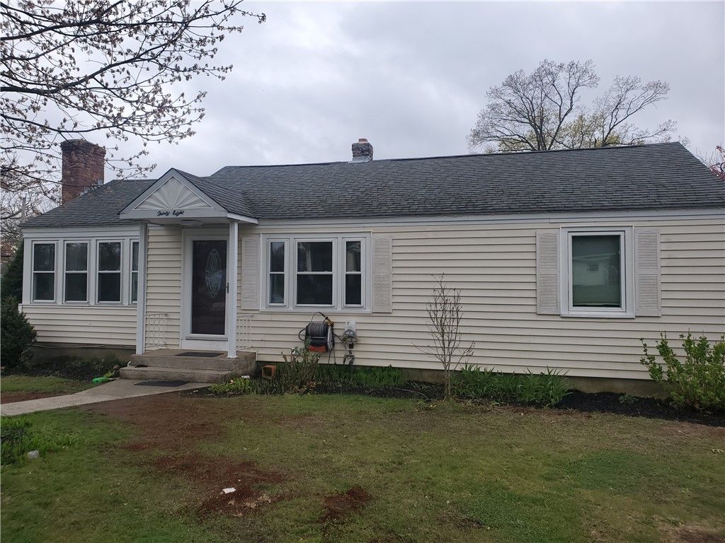 38 Rowe Avenue, Warwick, RI 02889
