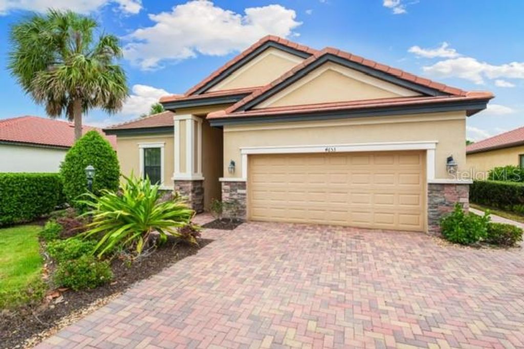 Image 5 of property listing at 4653 ROYAL DORNOCH CIRCLE, Bradenton, FL 34211