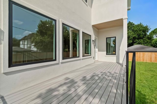 4009 Newshire Drive, Houston, TX 77025