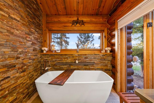 32907 River Bend Road, Chiloquin, OR 97624