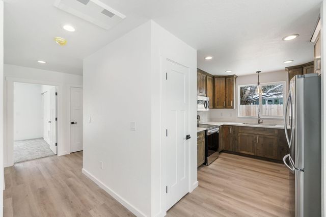 5963 Delaware Avenue, Klamath Falls, OR 97603