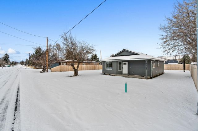 5963 Delaware Avenue, Klamath Falls, OR 97603