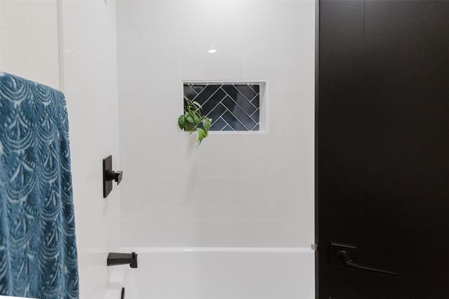 405 Valcik, Decatur, TX 76234