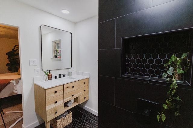 405 Valcik, Decatur, TX 76234