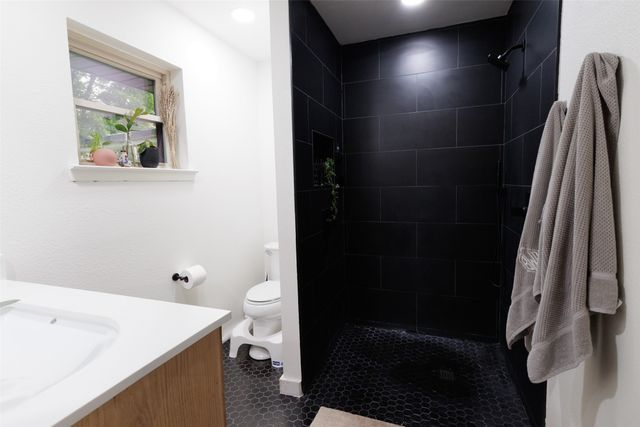 405 Valcik, Decatur, TX 76234