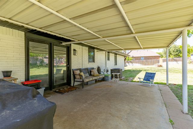 405 Valcik, Decatur, TX 76234