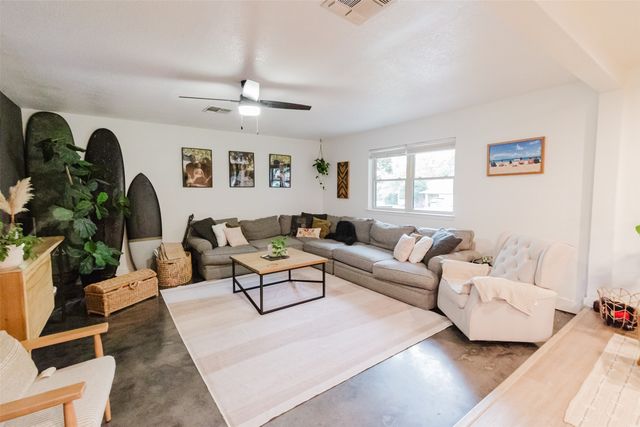 405 Valcik, Decatur, TX 76234