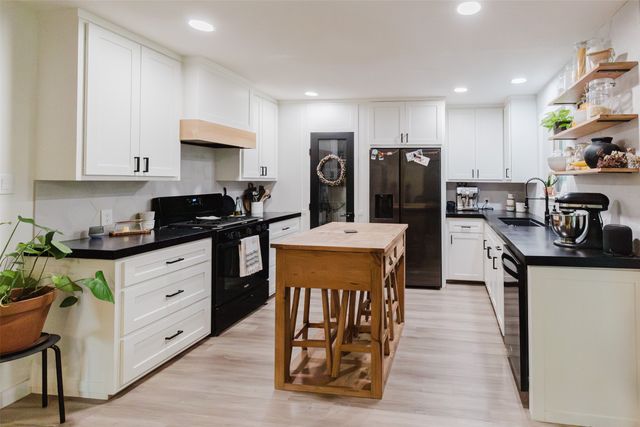 405 Valcik, Decatur, TX 76234