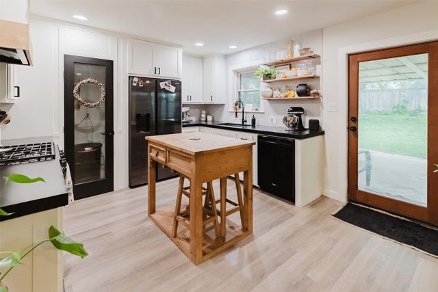 405 Valcik, Decatur, TX 76234