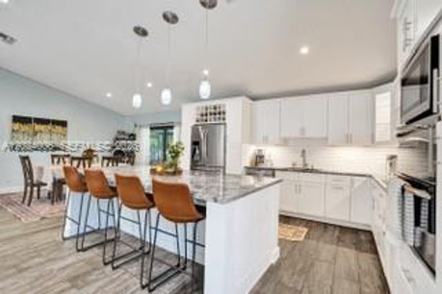 1020 SW 124th Way, Davie, FL 33325