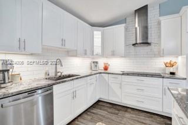 1020 SW 124th Way, Davie, FL 33325