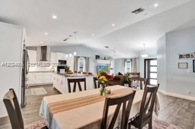 1020 SW 124th Way, Davie, FL 33325