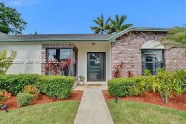 1020 SW 124th Way, Davie, FL 33325