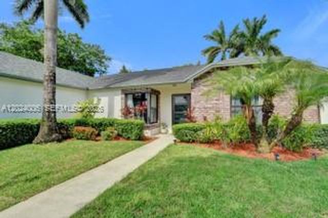 1020 SW 124th Way, Davie, FL 33325