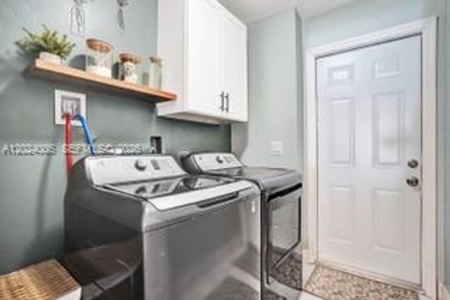 1020 SW 124th Way, Davie, FL 33325