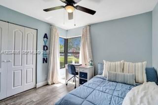 1020 SW 124th Way, Davie, FL 33325