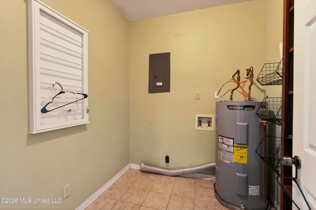 1500 Deer Street, Ocean Springs, MS 39564