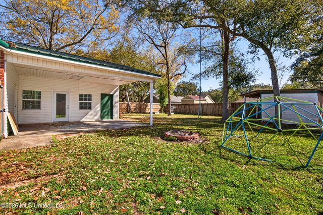 1500 Deer Street, Ocean Springs, MS 39564