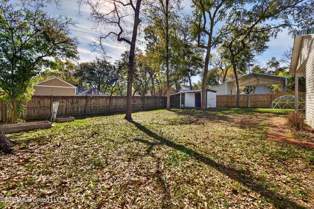 1500 Deer Street, Ocean Springs, MS 39564