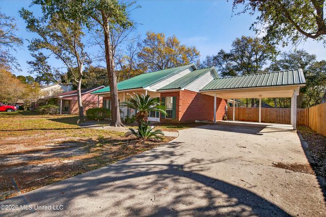 1500 Deer Street, Ocean Springs, MS 39564