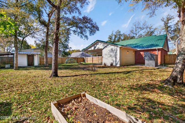 1500 Deer Street, Ocean Springs, MS 39564