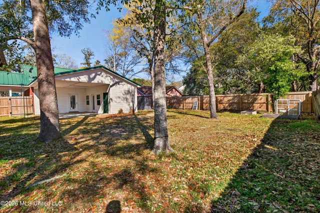 1500 Deer Street, Ocean Springs, MS 39564