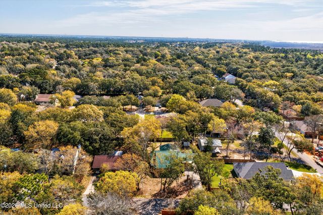 1500 Deer Street, Ocean Springs, MS 39564